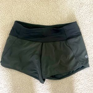 LULULEMON Size 4 Speed Up Mid-Rise Short